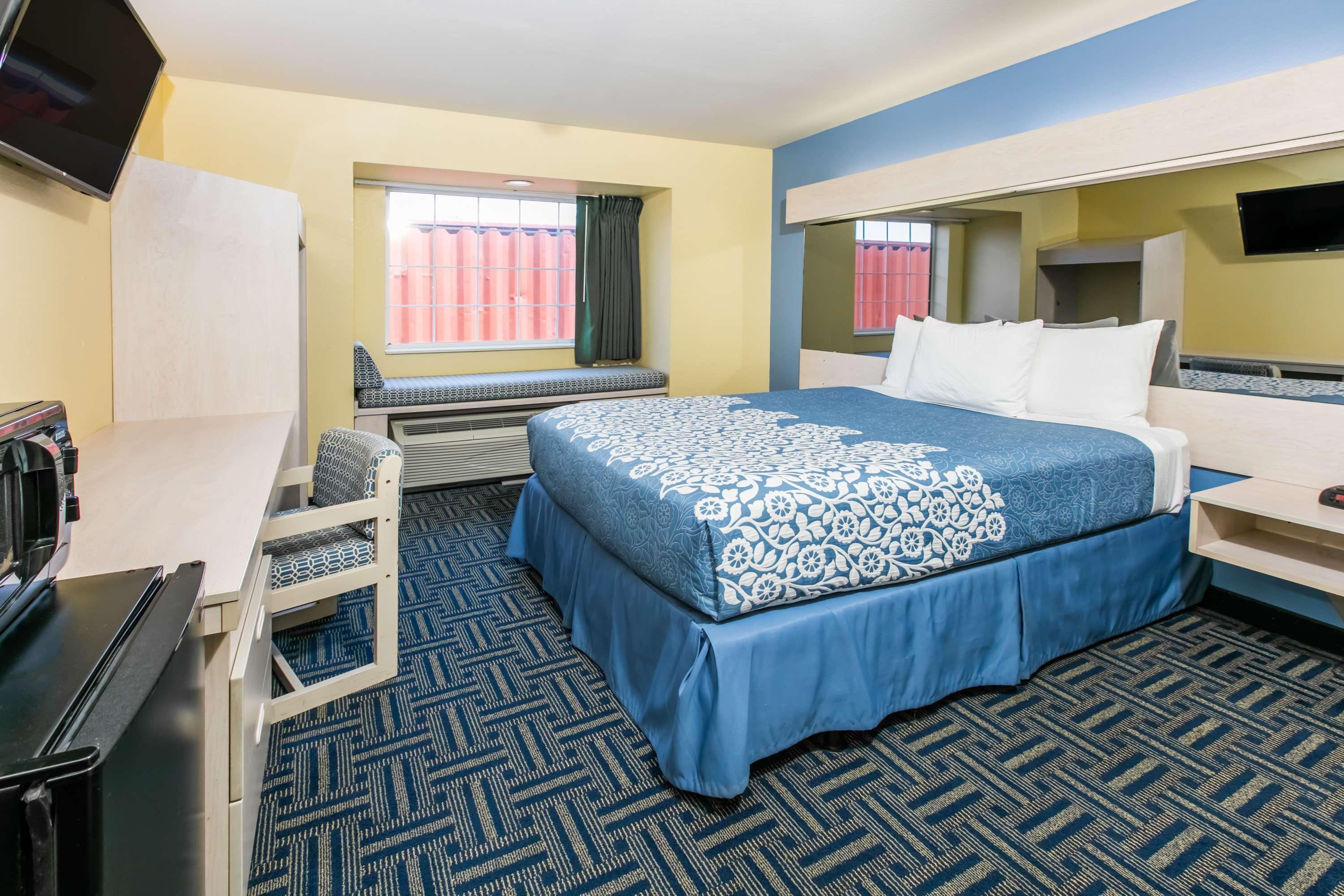 Days Inn Pryor Creek Экстерьер фото