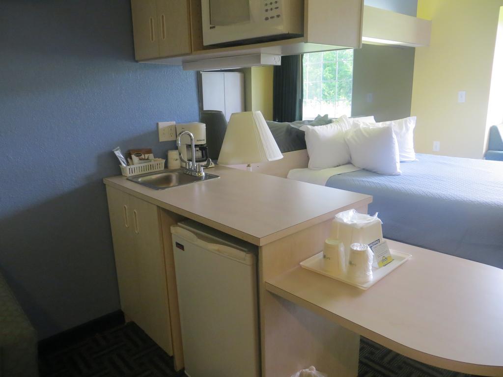 Days Inn Pryor Creek Экстерьер фото