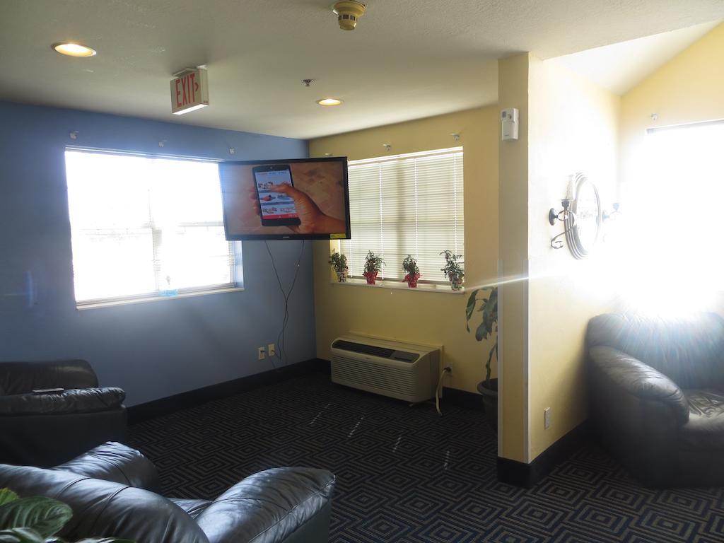 Days Inn Pryor Creek Экстерьер фото